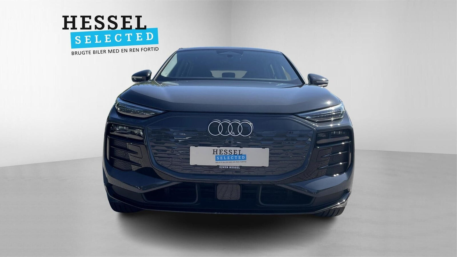 Grå Audi Q6 e-tron fra 2025