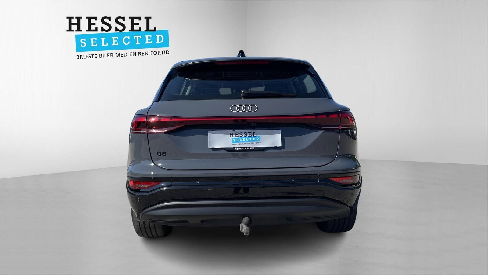 Grå Audi Q6 e-tron fra 2025