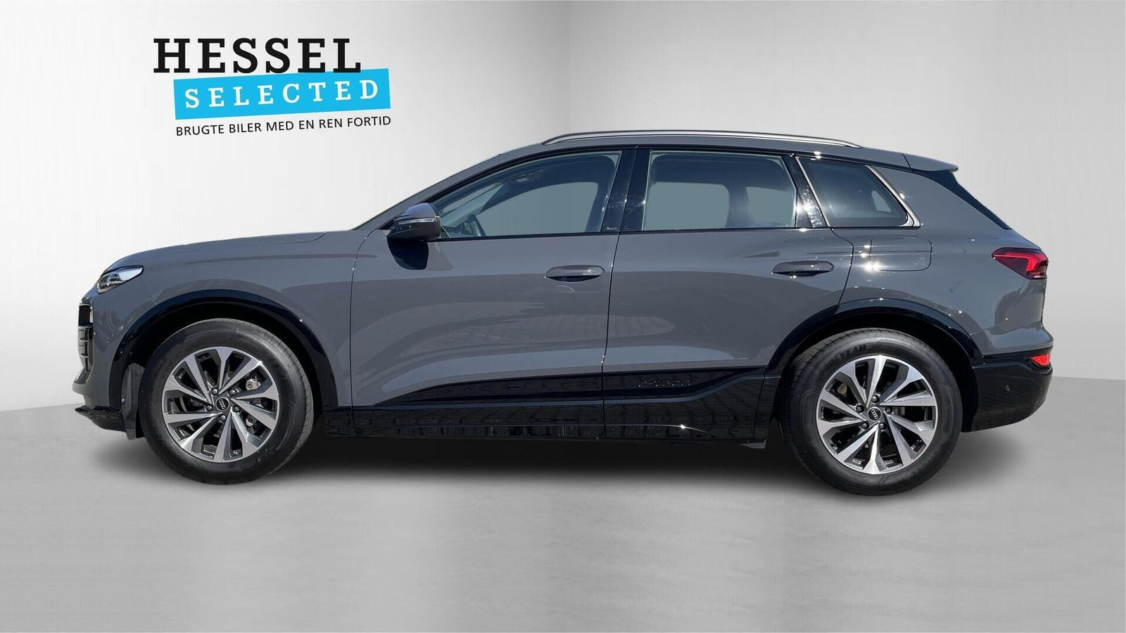 Grå Audi Q6 e-tron fra 2025