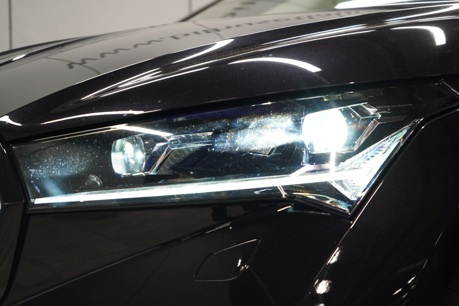 Sort Skoda Enyaq fra 2023