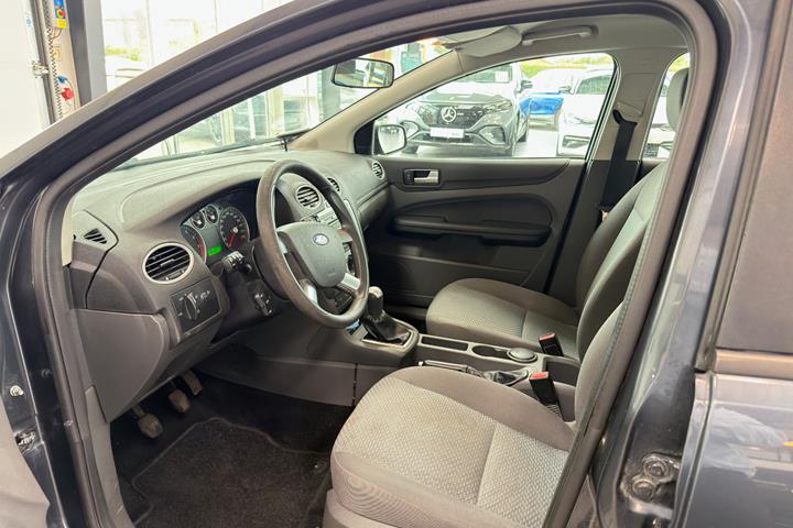 Blå Ford Focus fra 2006