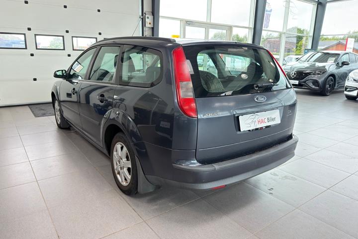 Blå Ford Focus fra 2006