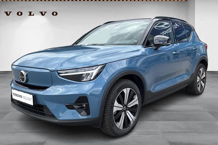 Blå Volvo XC40 fra 2023