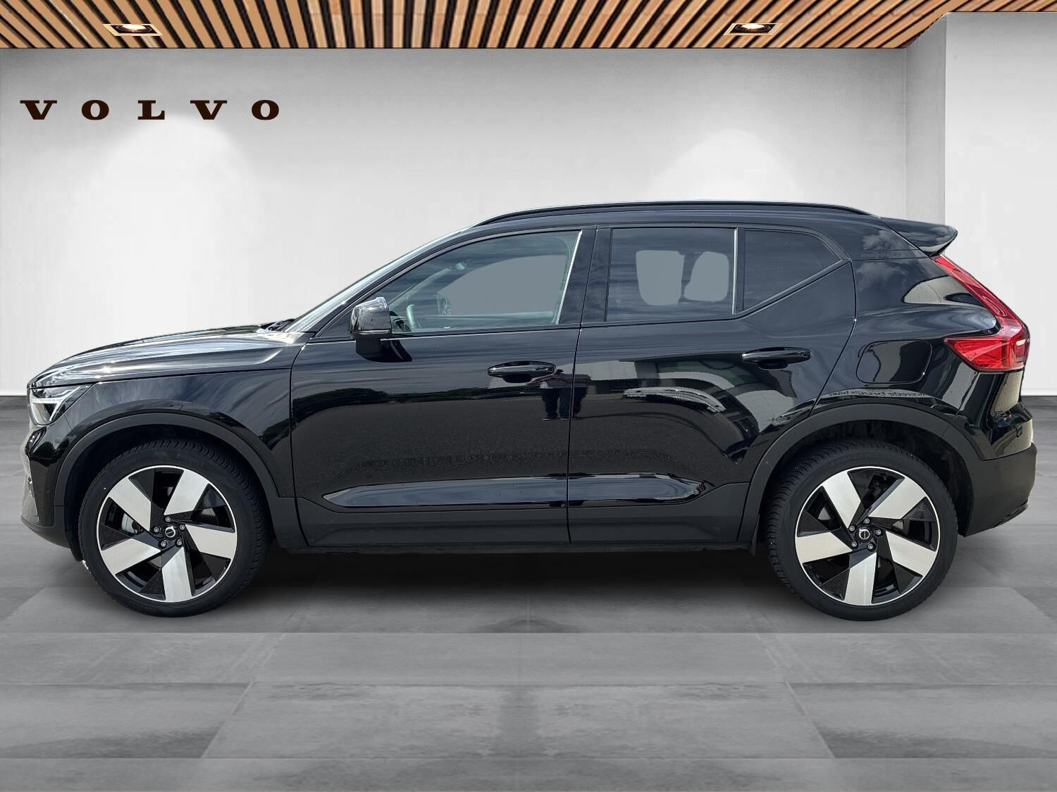 Sort Volvo XC40 fra 2023