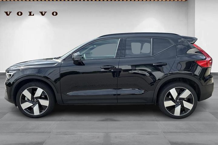 Sort Volvo XC40 fra 2023