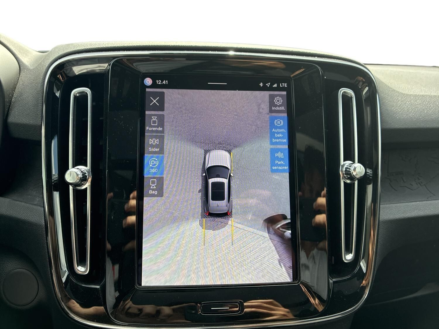 Sort Volvo XC40 fra 2023