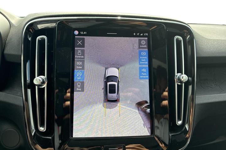Sort Volvo XC40 fra 2023