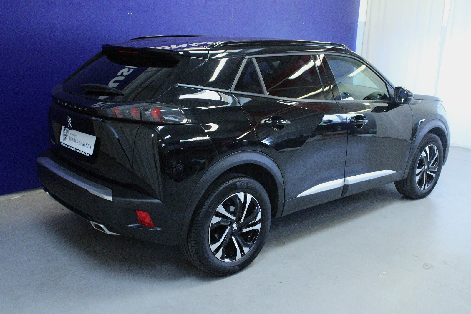 Sort Peugeot 2008 fra 2020