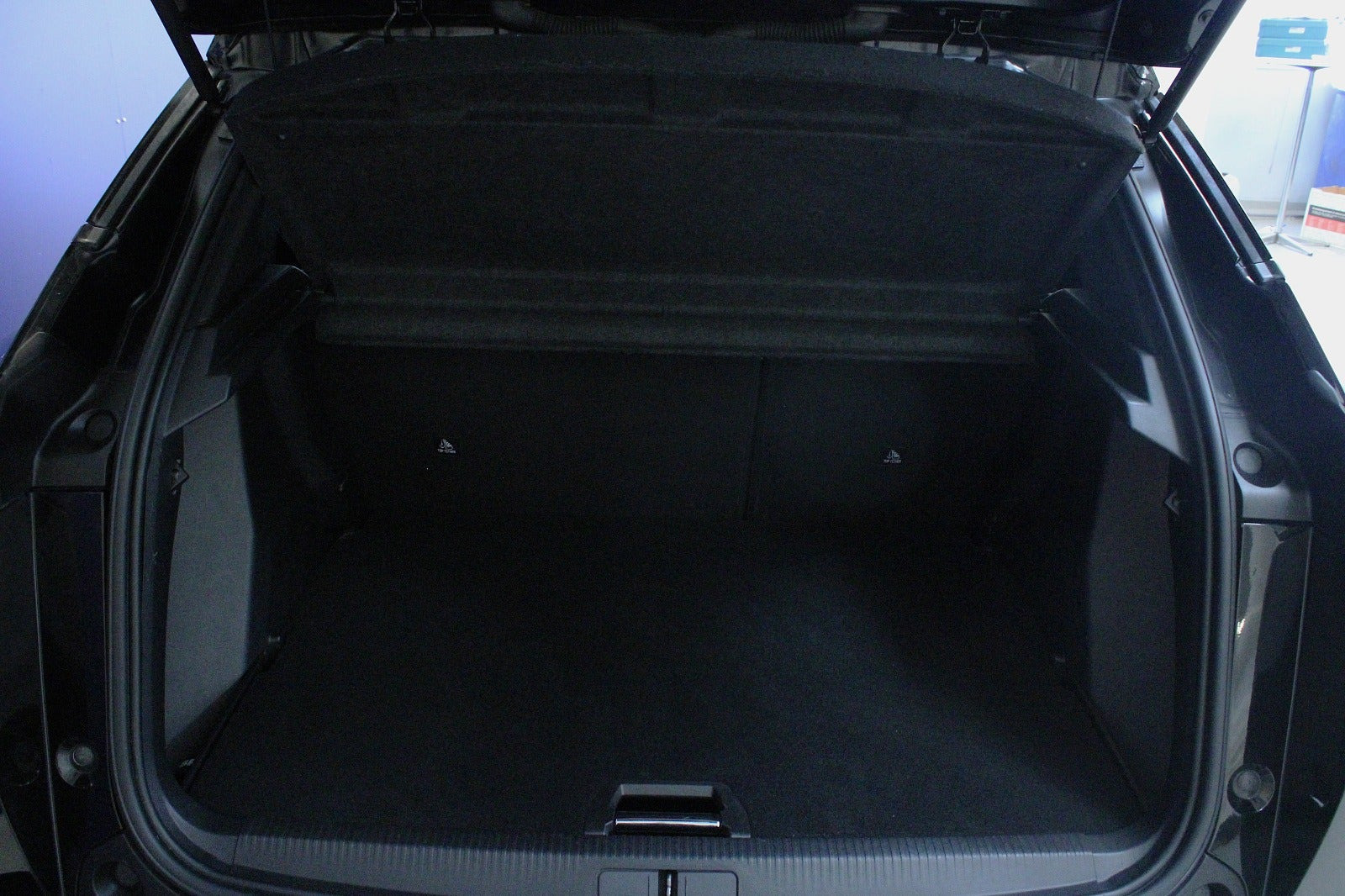Sort Peugeot 2008 fra 2020