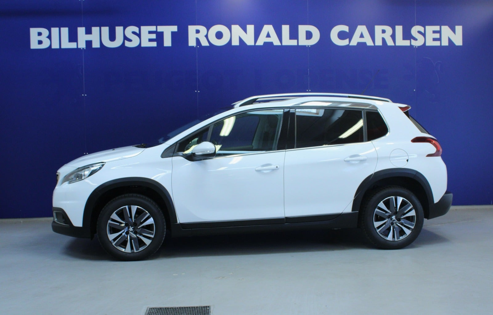 Peugeot 2008 1,2 PureTech 82 Selection Sky