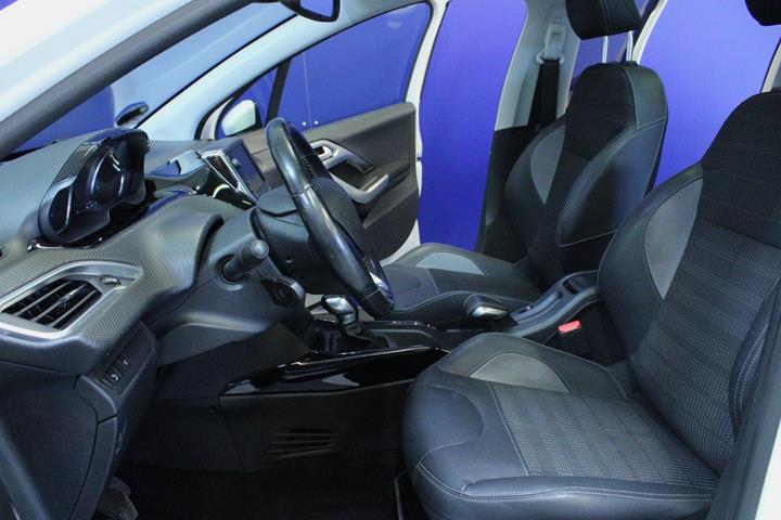 Hvid Peugeot 2008 fra 2018