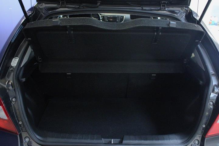 Grå Suzuki Baleno fra 2016