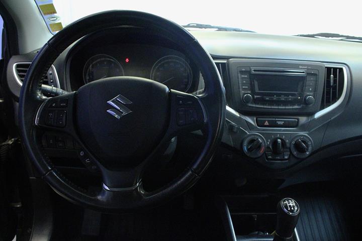 Grå Suzuki Baleno fra 2016