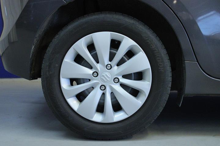 Grå Suzuki Baleno fra 2016