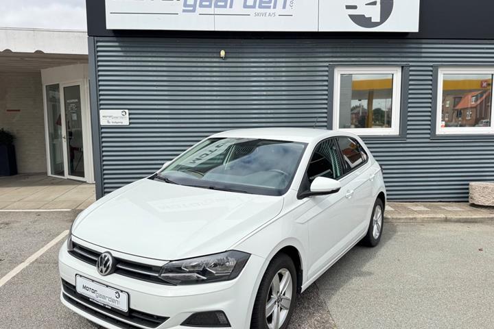 Hvid VW Polo fra 2020 set udefra