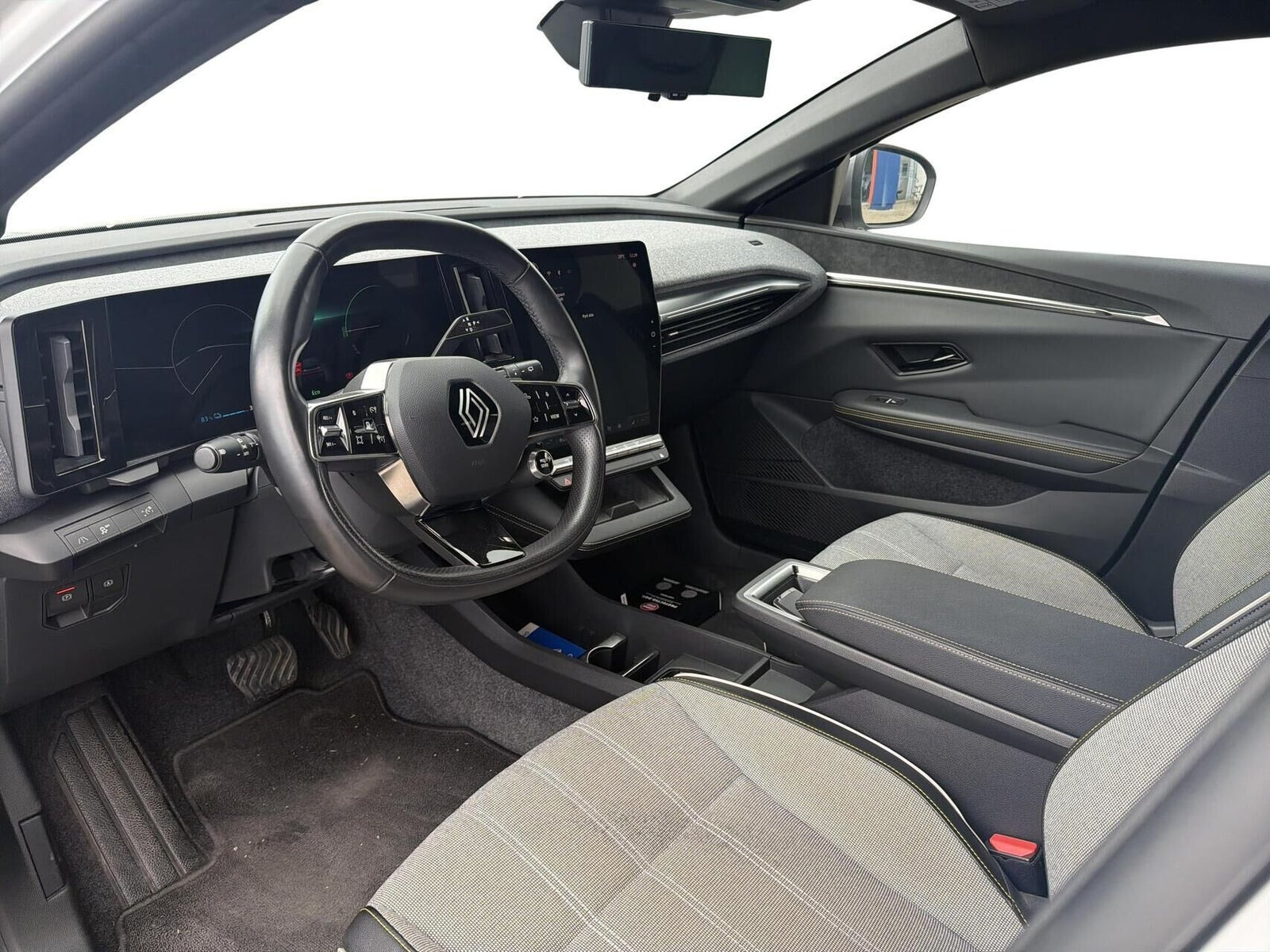 Hvid Renault Megane E-Tech fra 2023