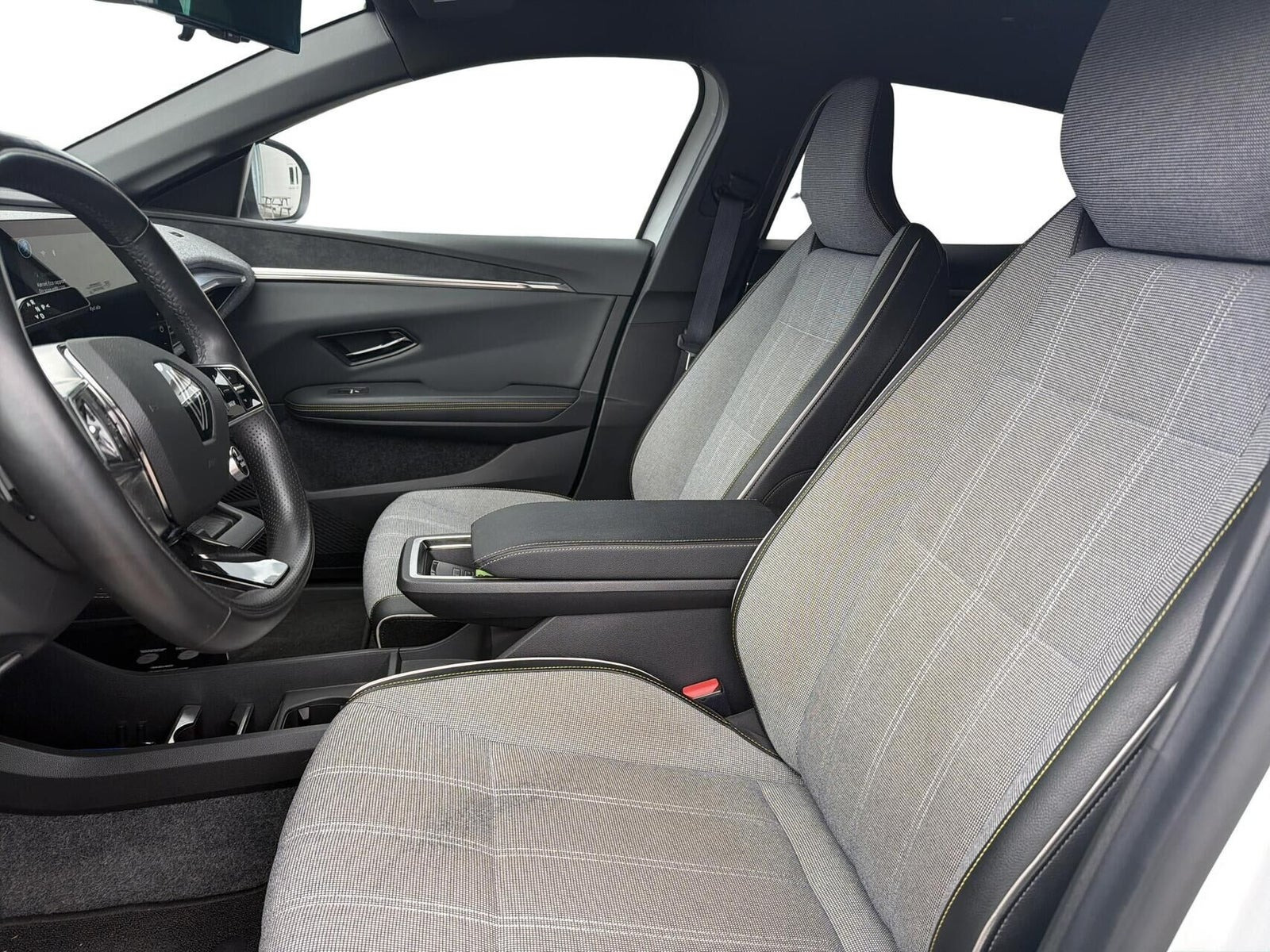 Hvid Renault Megane E-Tech fra 2023