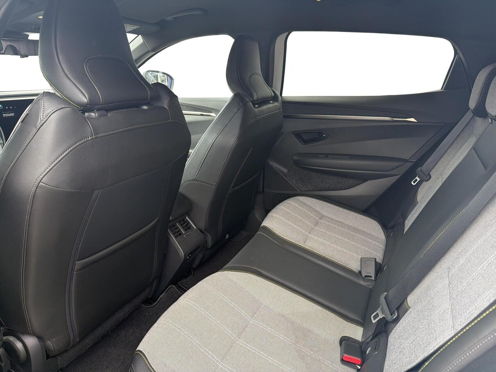 Hvid Renault Megane E-Tech fra 2023