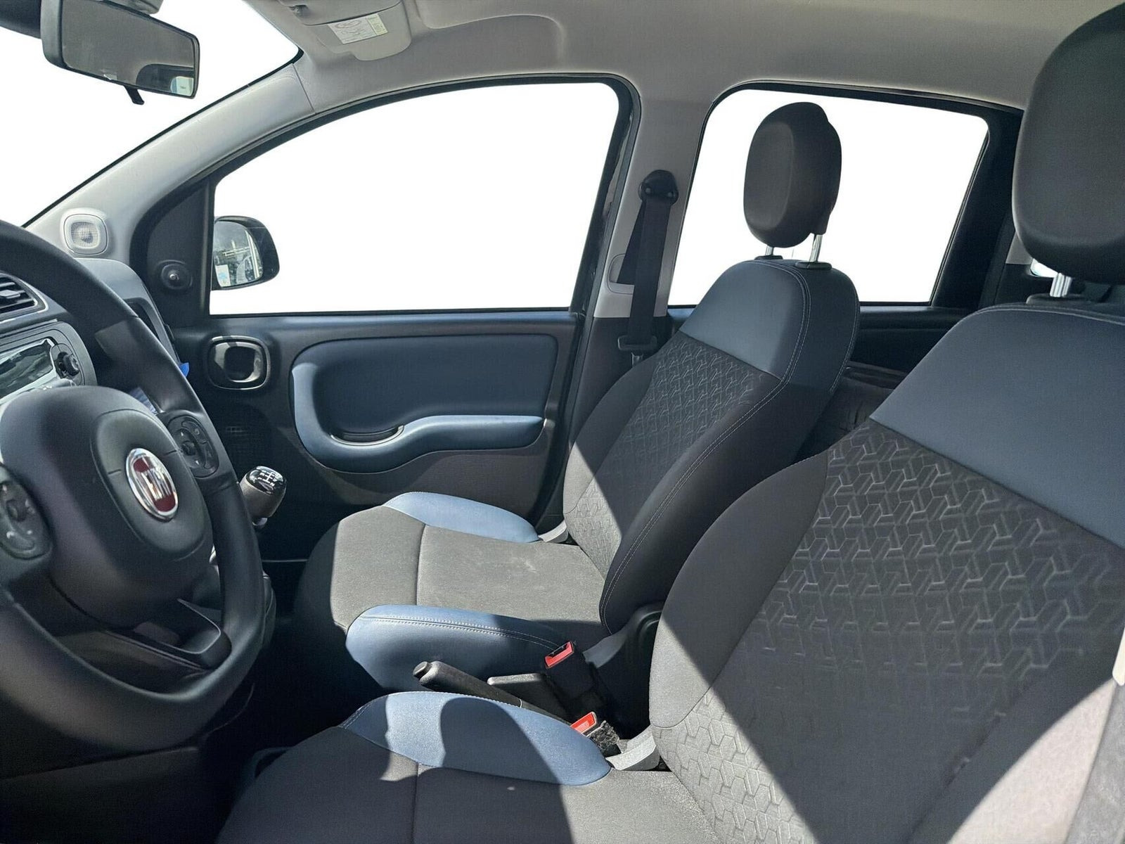 Sort Fiat Panda fra 2022