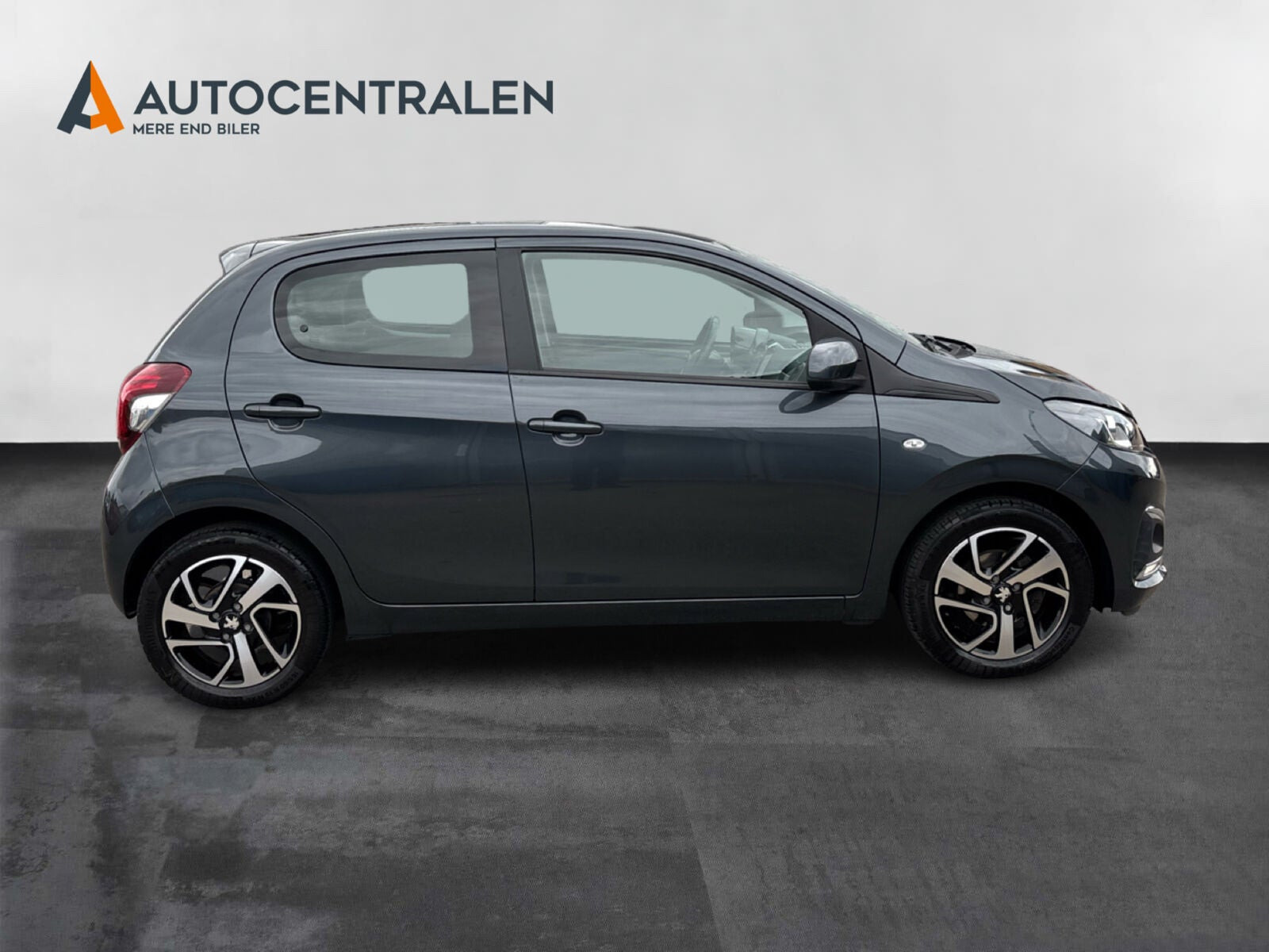 Sort Peugeot e-3008 fra 2024