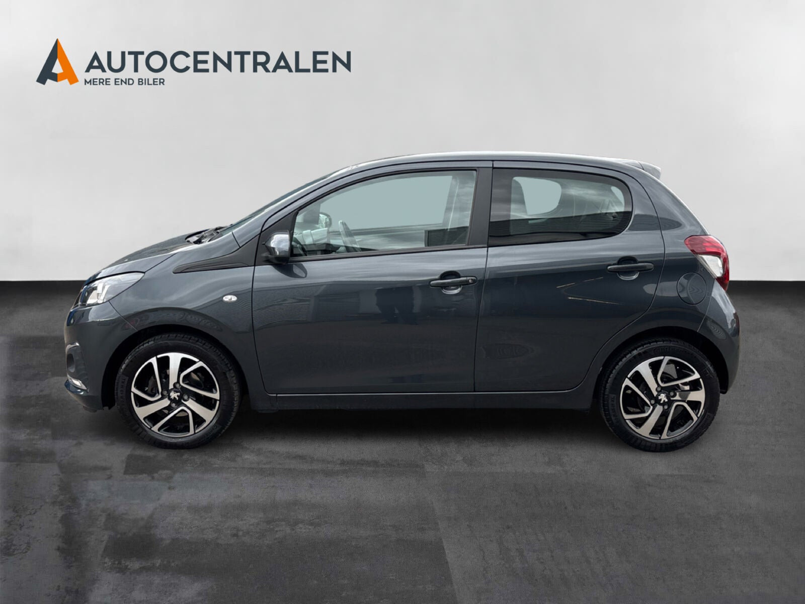 Sort Peugeot e-3008 fra 2024