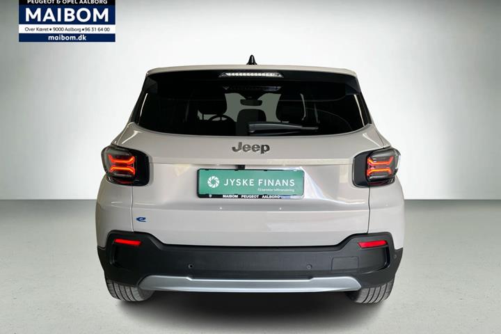 Beige Jeep Avenger fra 2025