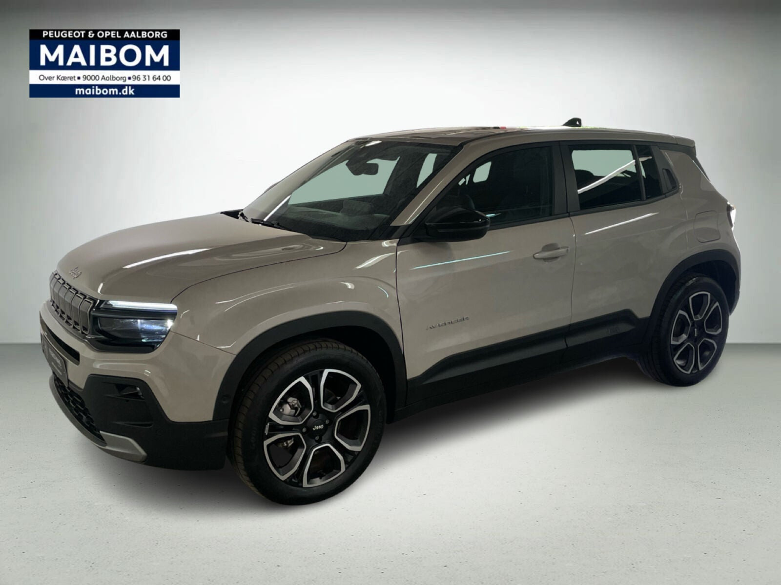 Beige Jeep Avenger fra 2025