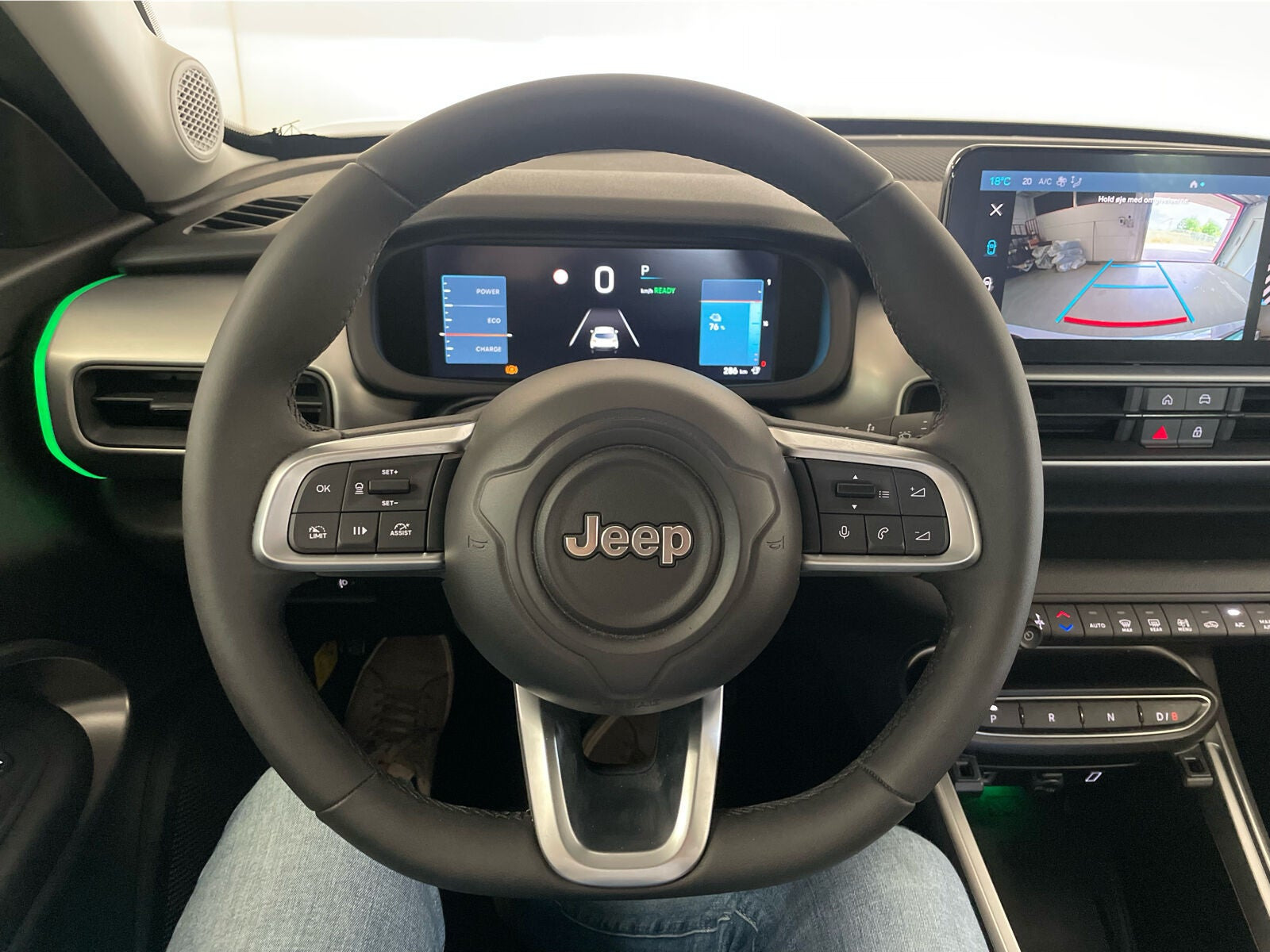 Beige Jeep Avenger fra 2025