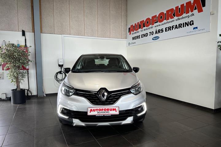 Grå Renault Captur fra 2018