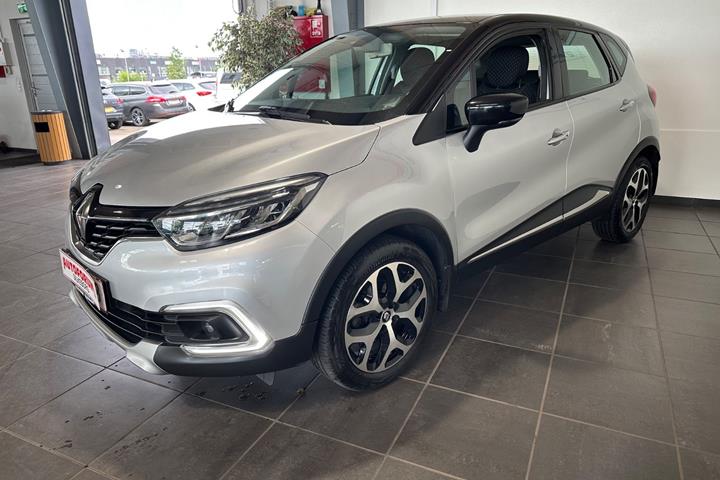 Grå Renault Captur fra 2018