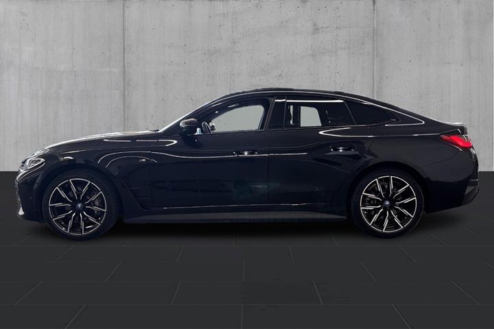 Sort BMW i4 fra 2023