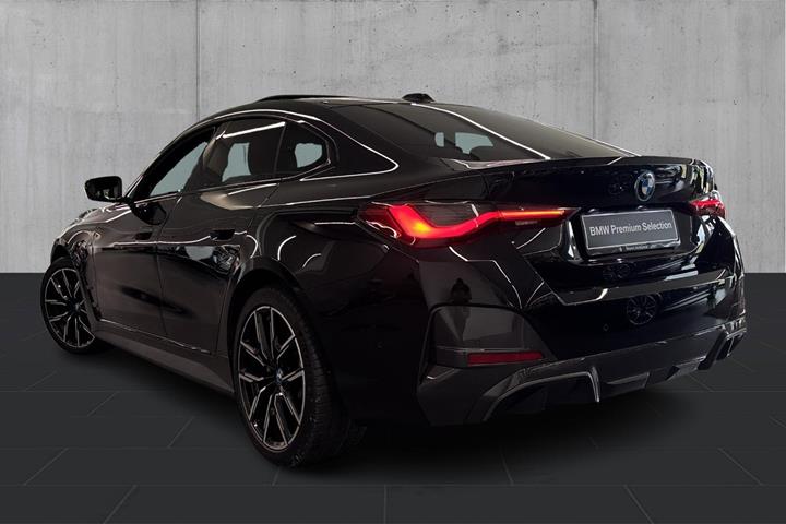 Sort BMW i4 fra 2023
