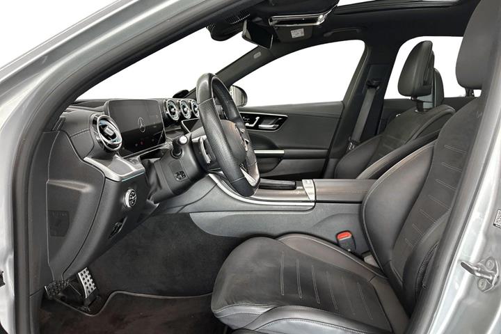 Sølv Mercedes C300 e fra 2023