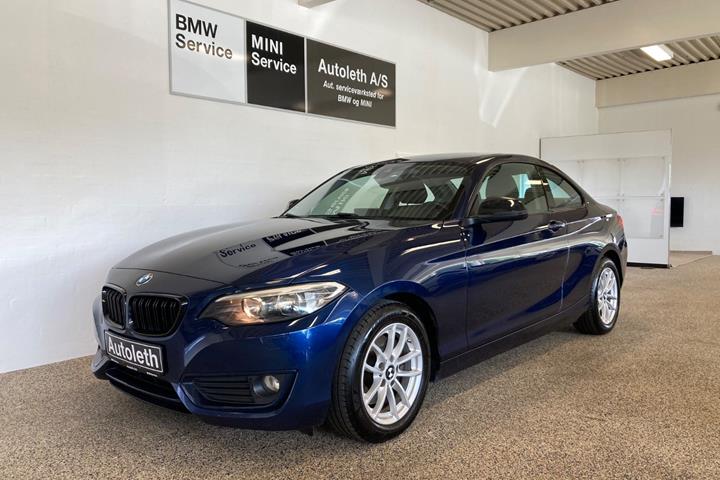 Blå BMW 220d fra 2016