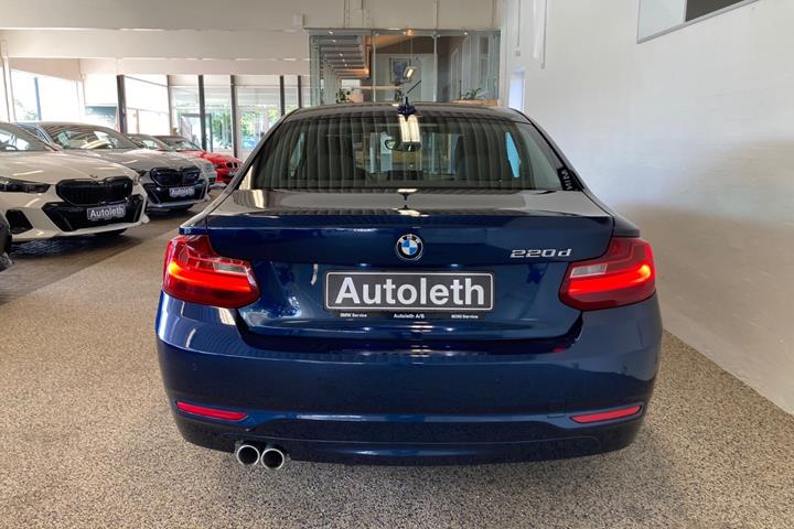 Blå BMW 220d fra 2016