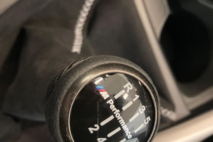 Blå BMW 220d fra 2016