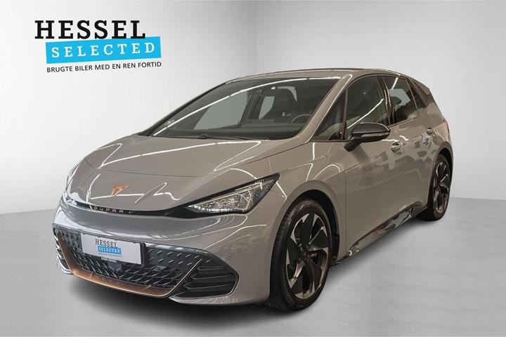 Grå Cupra Born fra 2024 set udefra