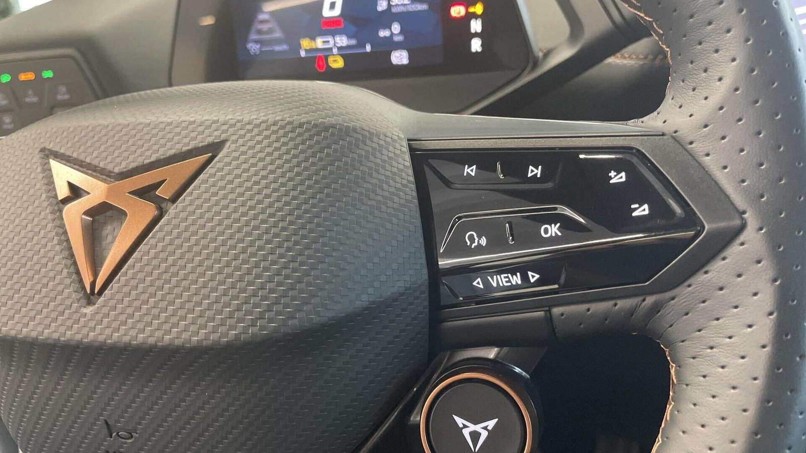 Grå Cupra Born fra 2024