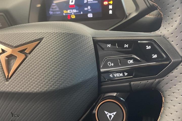 Grå Cupra Born fra 2024