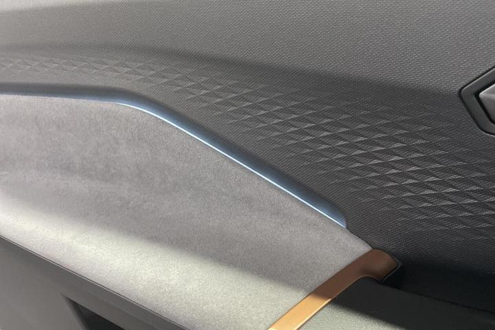 Grå Cupra Born fra 2024