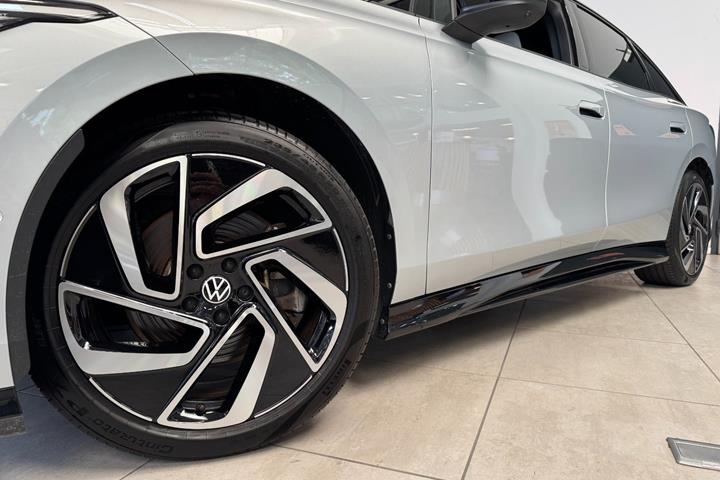 Sølv VW ID.7 fra 2025