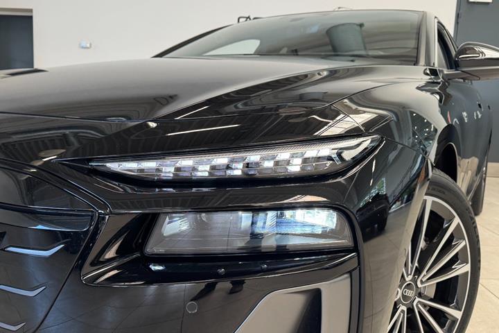 Sort Audi A6 e-tron fra 2025