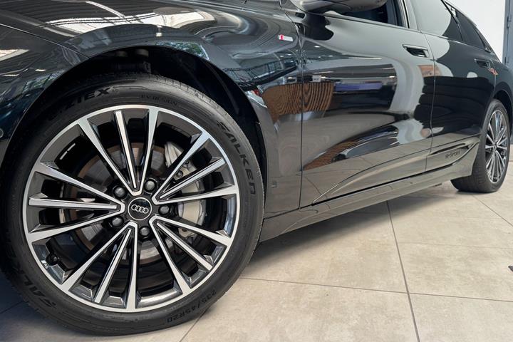 Sort Audi A6 e-tron fra 2025