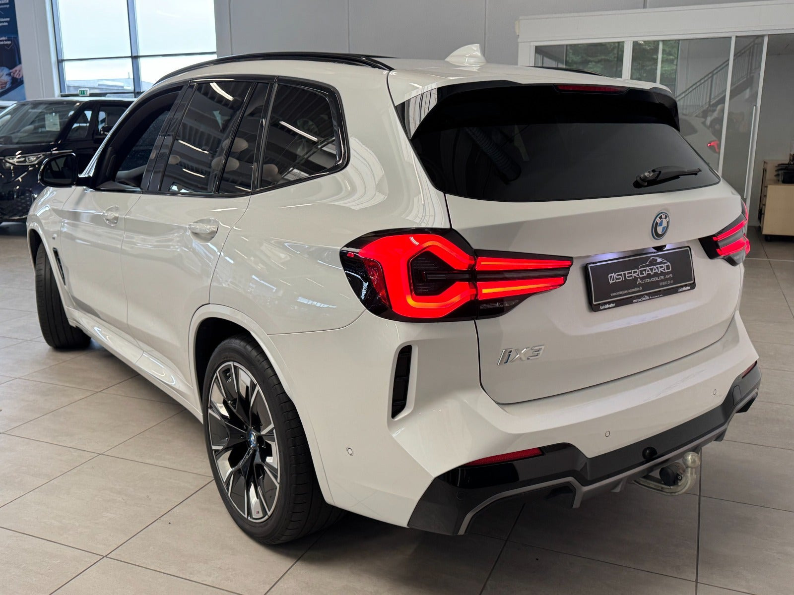 Hvid BMW iX3 fra 2024