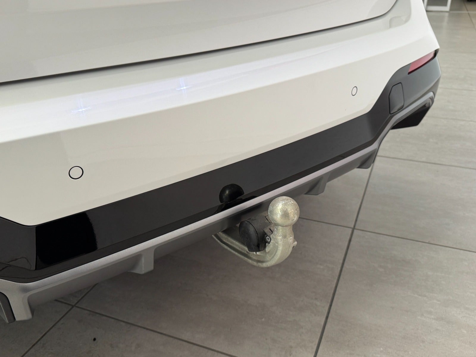 Hvid BMW iX3 fra 2024