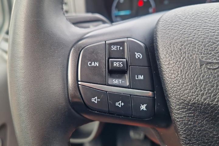 Hvid Ford Transit Custom 300 L1 fra 2023