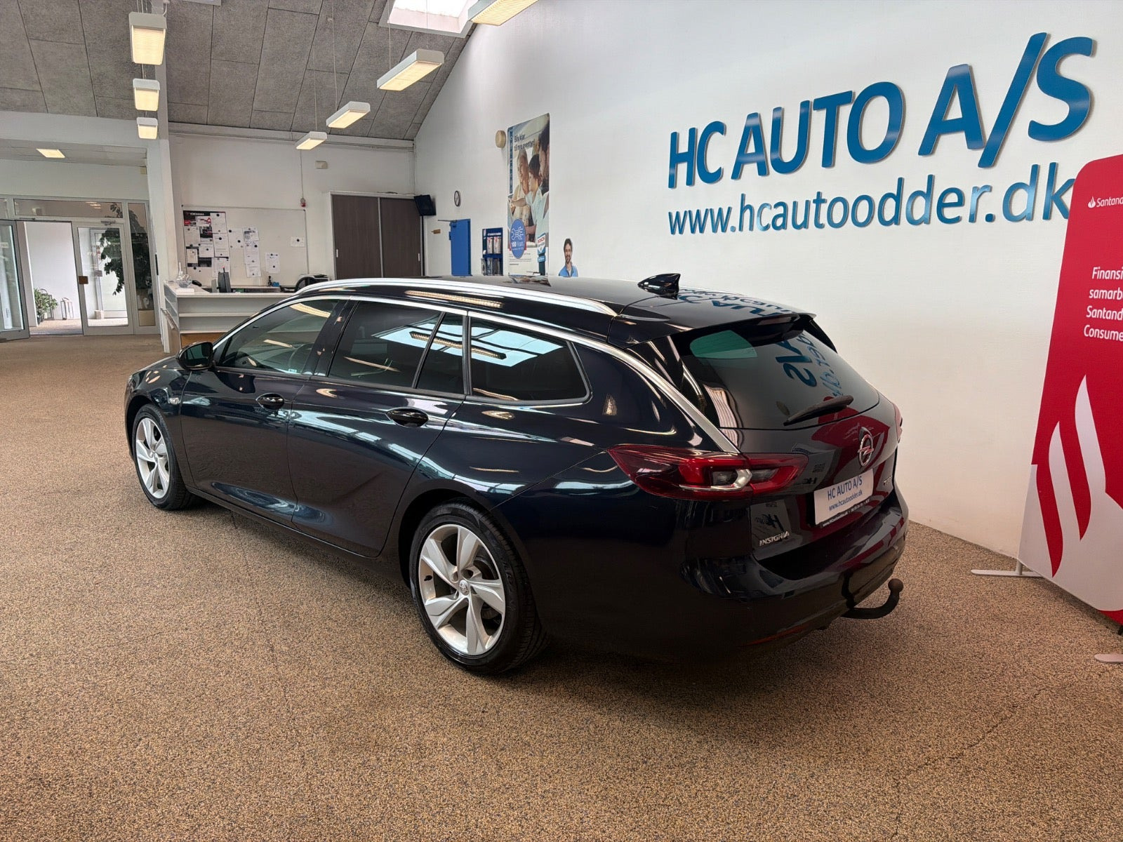 Blå Opel Insignia fra 2018