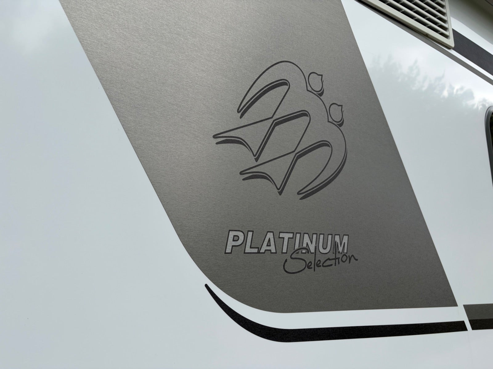 Hvid Peugeot Knaus fra 2021