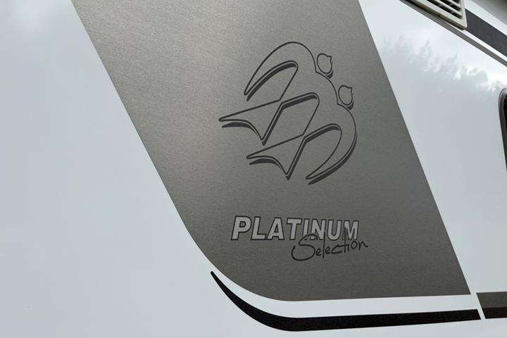 Hvid Peugeot Knaus fra 2021