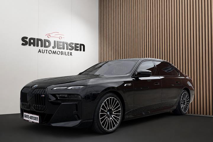 Sort BMW i7 fra 2024